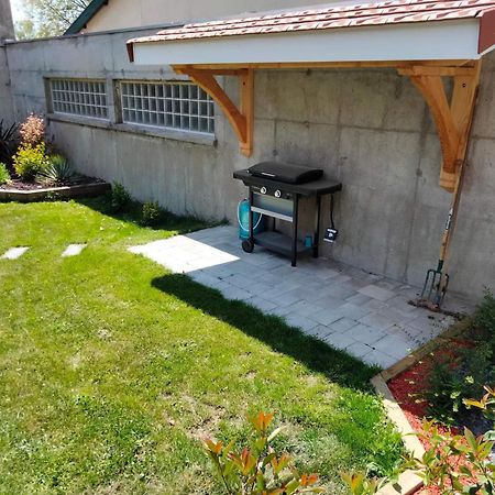 Sejour Au Jardin De Cupidon Avec Jacuzzi Et Sauna Balbigny Ngoại thất bức ảnh