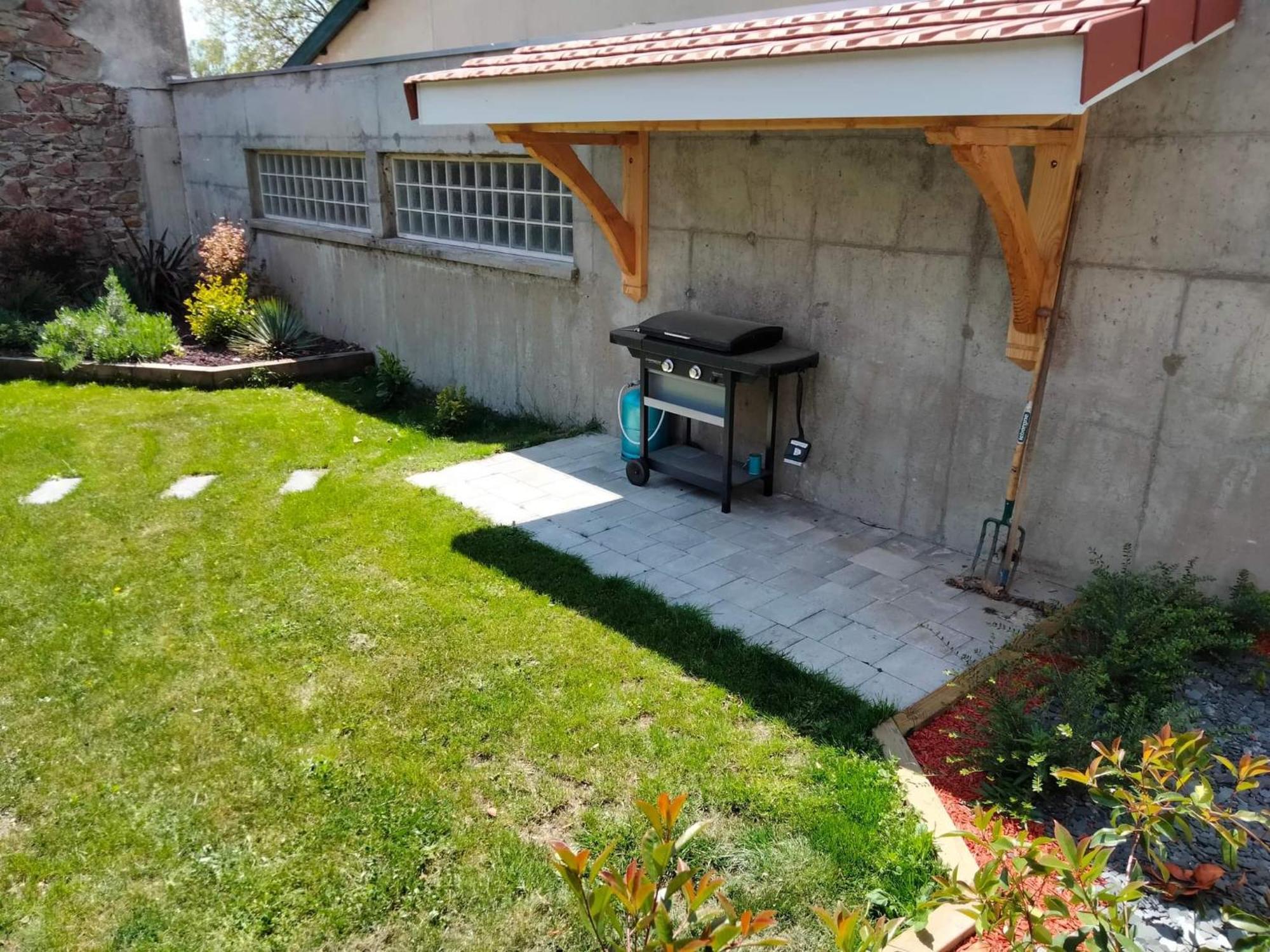 Sejour Au Jardin De Cupidon Avec Jacuzzi Et Sauna Balbigny Ngoại thất bức ảnh